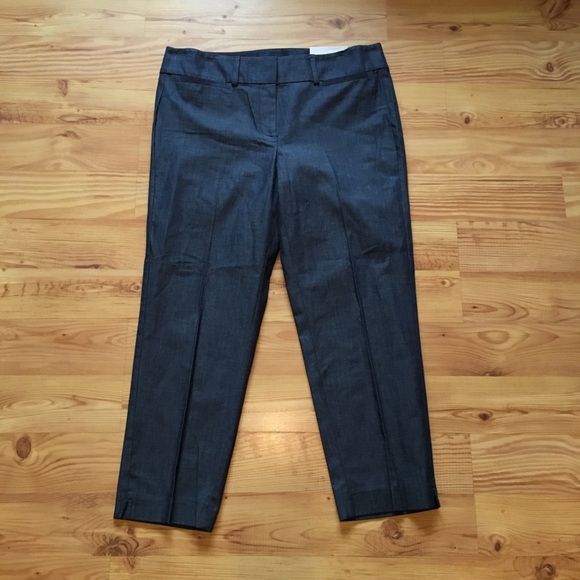 Ann Taylor Signature Crop Trouser - Picture 2 of 8